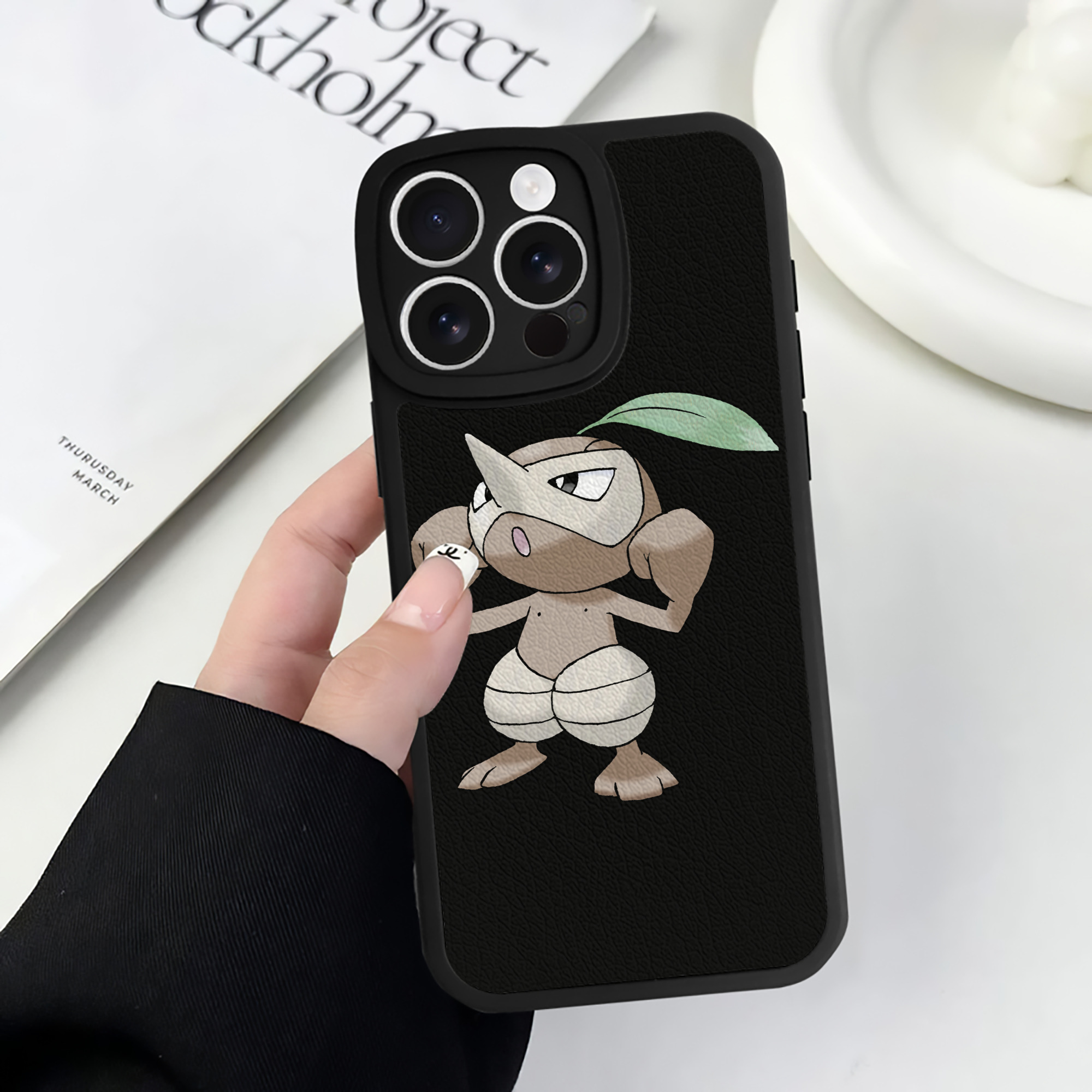 （画像用） ポケットモンスター Pokémon 【iPhone 16シリーズ対応】シリコンスマホケース（レザー調） 材質：シリコン